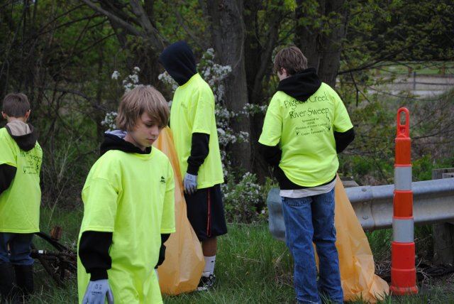 Pigeon Creek Cleanup (24)