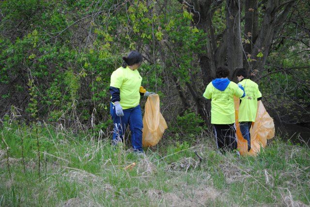 Pigeon Creek Cleanup (33)