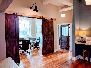 Office Space w Table