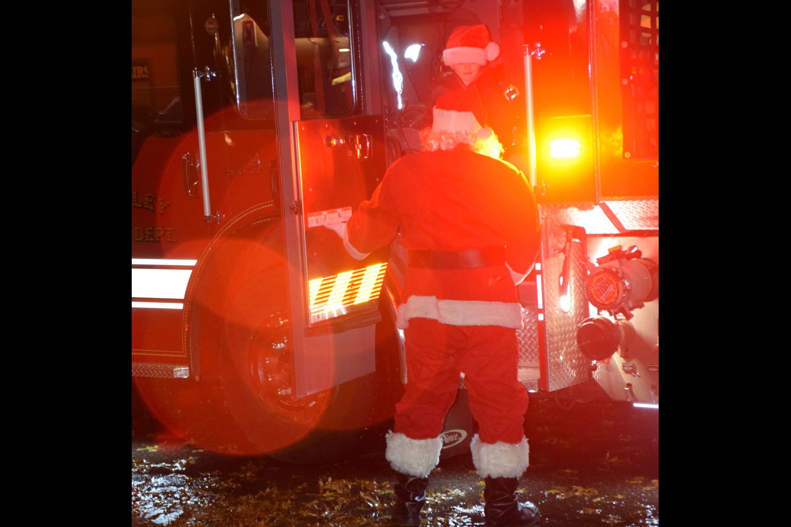 Circle Tree Lighting 2018