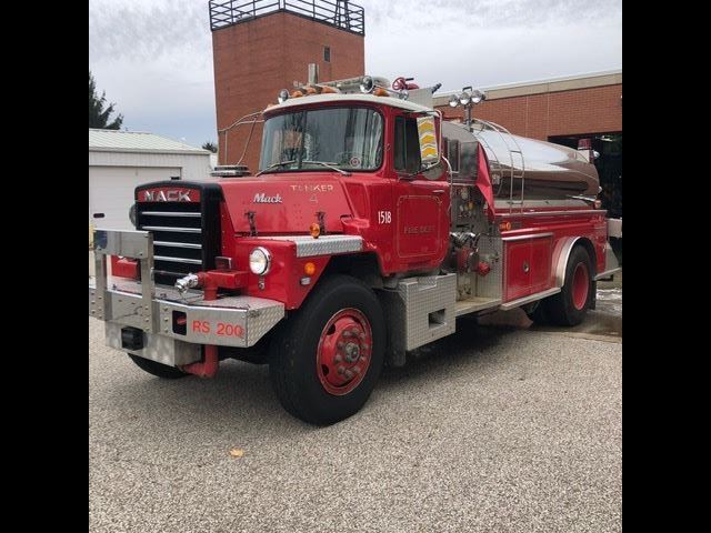 1985 Mack Tanker Truck