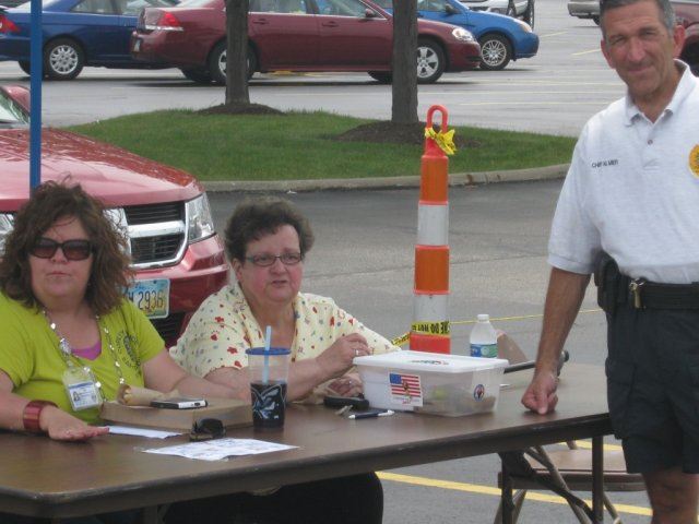 Volunteers Check In Riders